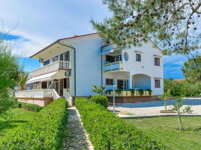 Apartments In House Liveric, In Vir At The Beach Exterior photo
